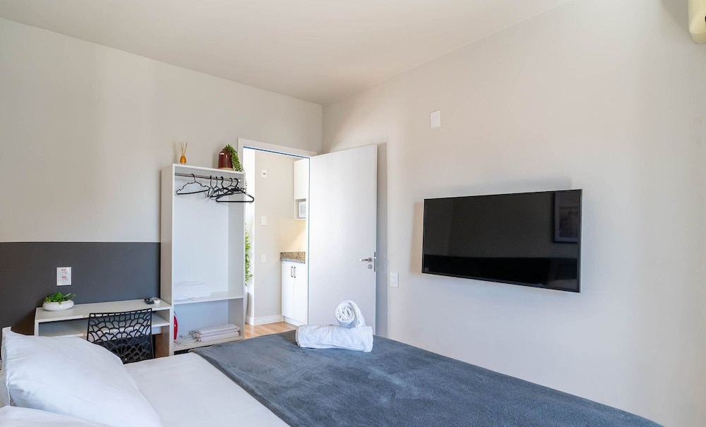 Beautiful Apt in Downtown Florianopolis Rbh806
