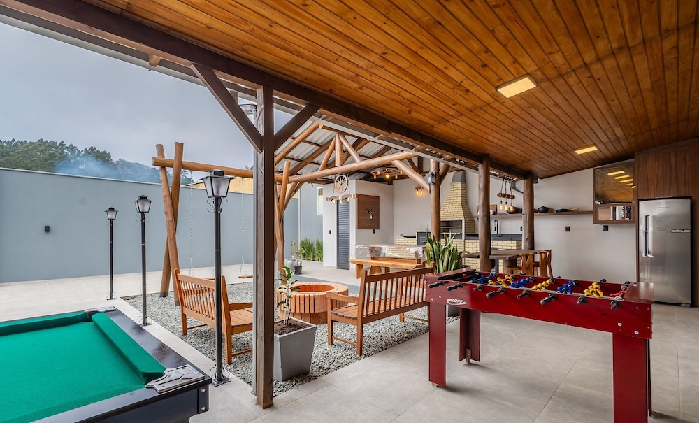 Comfortable and Sophisticated Accommodations Just Minutes From the Beach - VIL