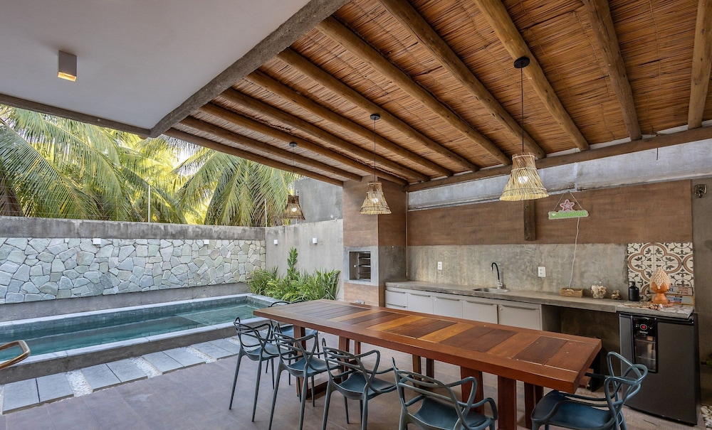 House w/ Pool 140m From the Beach Clb0002