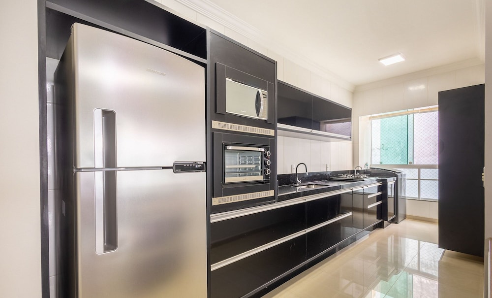 2BR Aptbbq, Garage, Near Beach Ltl0301