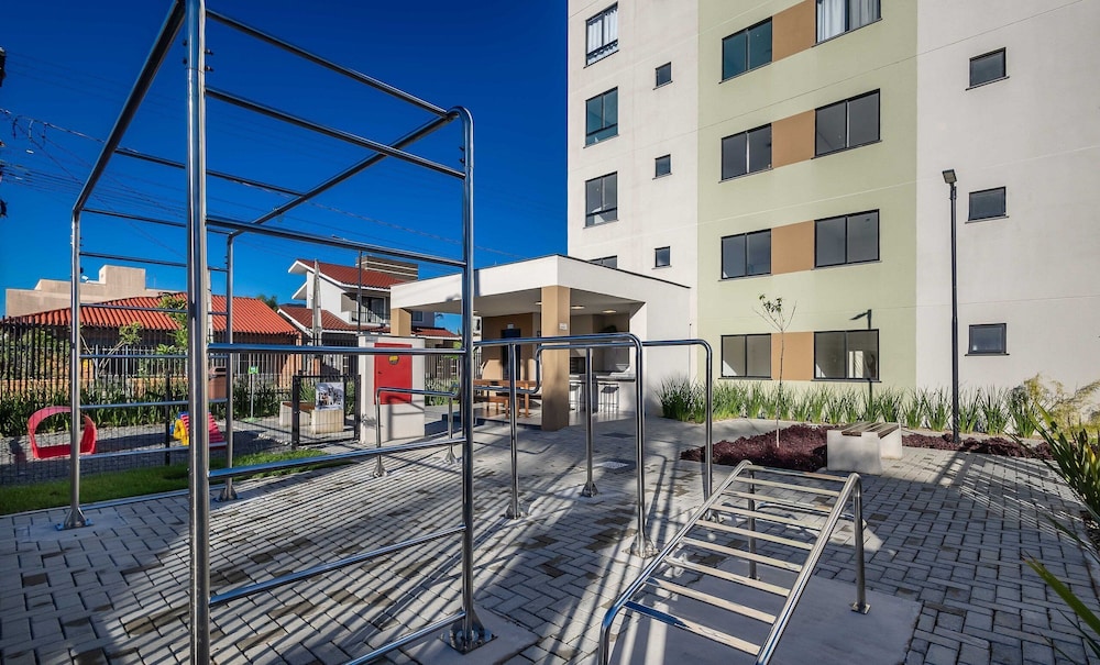 MCB - Apartments With Pool Near the Beach