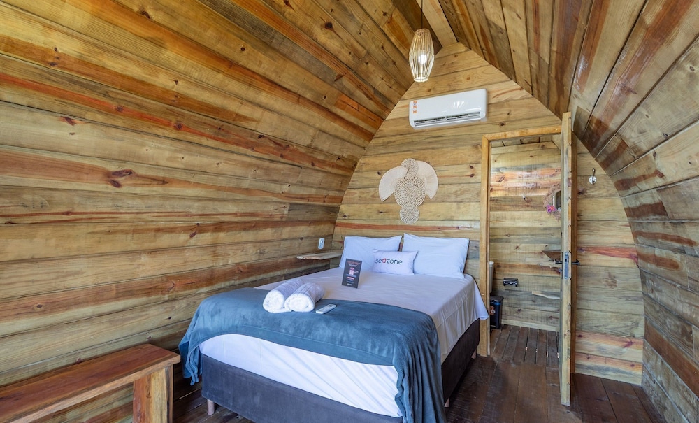 Beachfront Cabins in Bahia – OTX