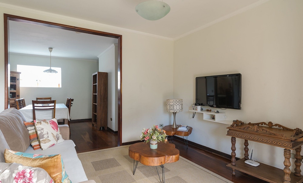Large House W/fireplace in Campos do Jordao Ras175