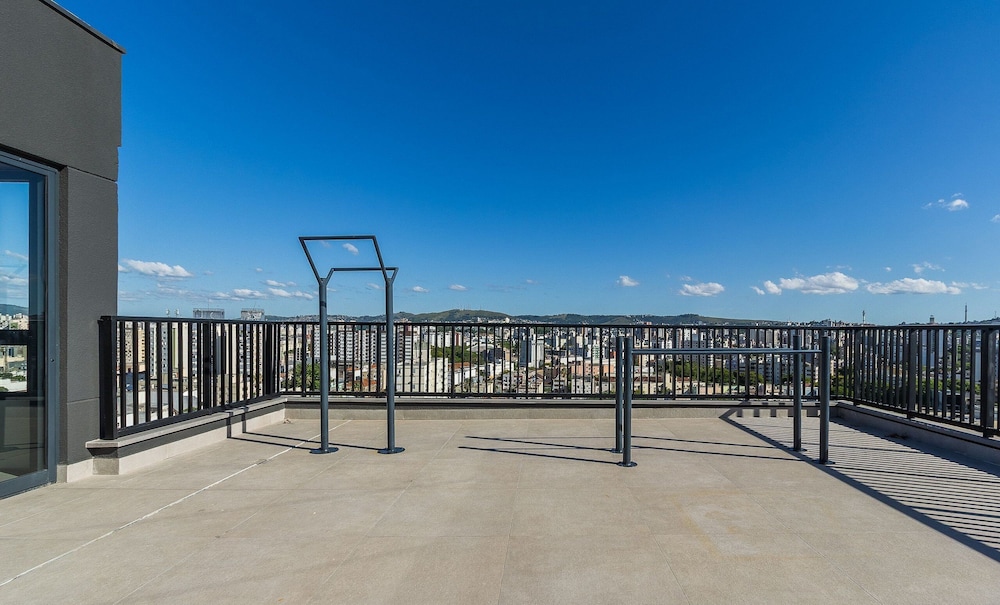 Condominium w/ Complete Leisure Facilities and Unbeatable Location in POA - Bles