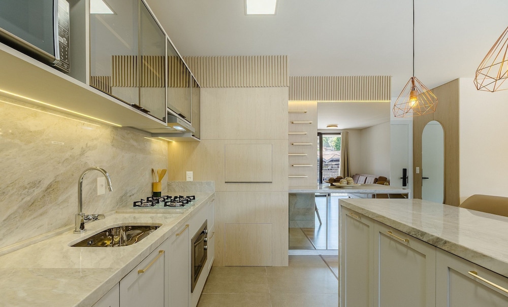 Modern and Complete Stays in Gramados Tourist Center - Cbgs