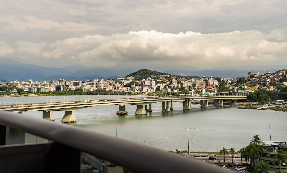 TVT - Luxury Studios in the Center of Florianopolis