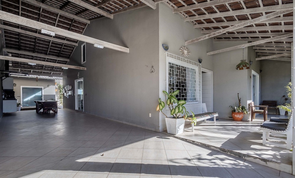 2BR House w/ Pool & BBQ in Penha Tzs210