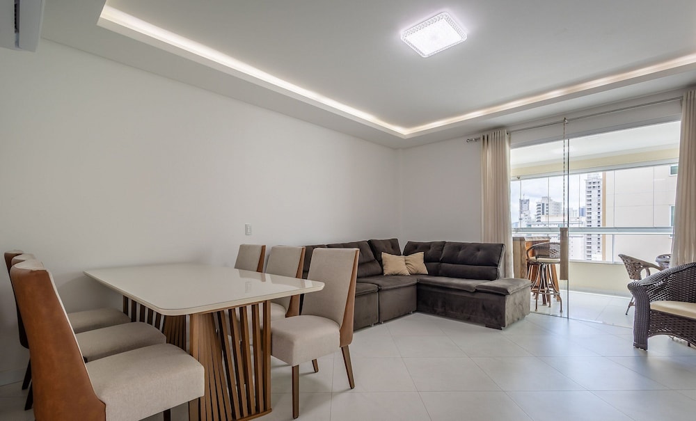 Apt w/ BBQ & Balcony, 450m From the Beach Sit1202