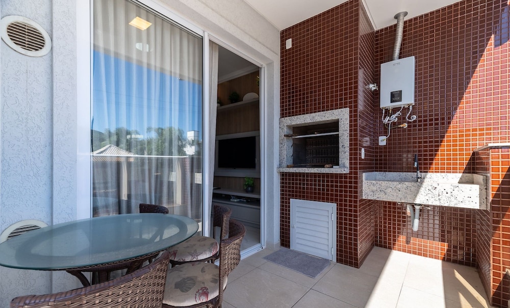 Modern 2B Apt 80m From Mariscal Iml0107