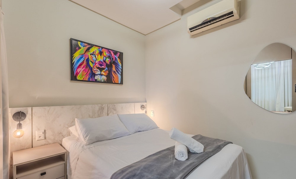 Your Exclusive Stay With Pool and Jacuzzi Just 500 Meters From the Beach - ELF