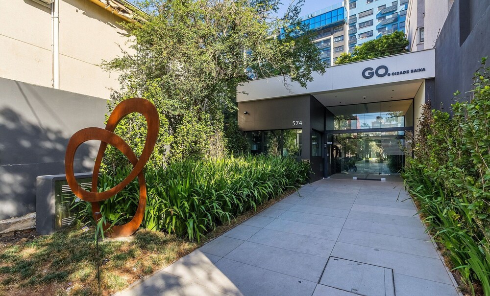 Condominium w/ Complete Leisure Facilities and Unbeatable Location in POA - Bles