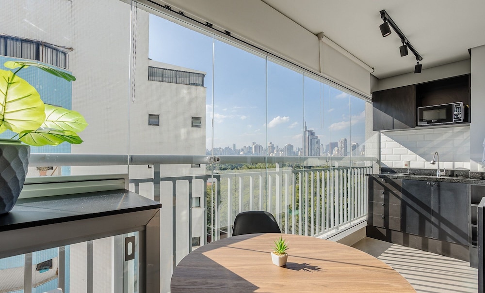 Apt w/ Gourmet Balcony 190m From the Metro Wal0714
