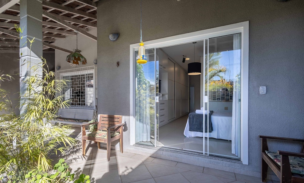 2BR House w/ Pool & BBQ in Penha Tzs210