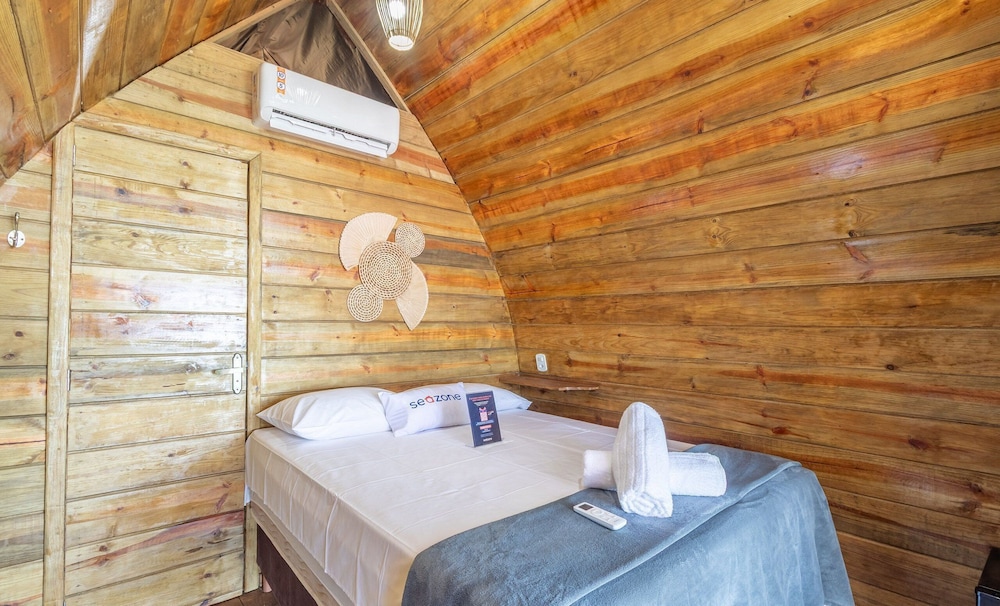 Beachfront Cabins in Bahia – OTX