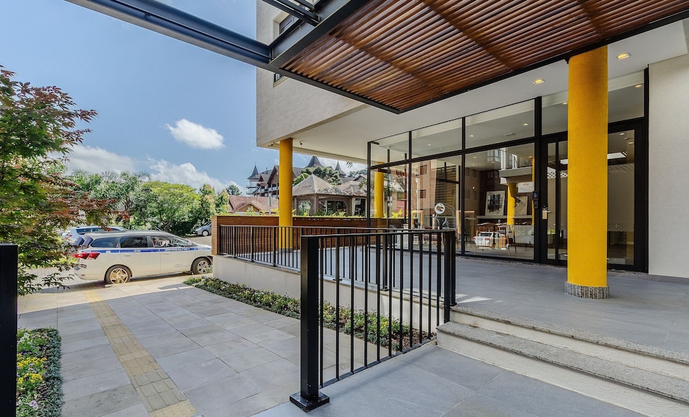 Modern and Complete Stays in Gramados Tourist Center - Cbgs