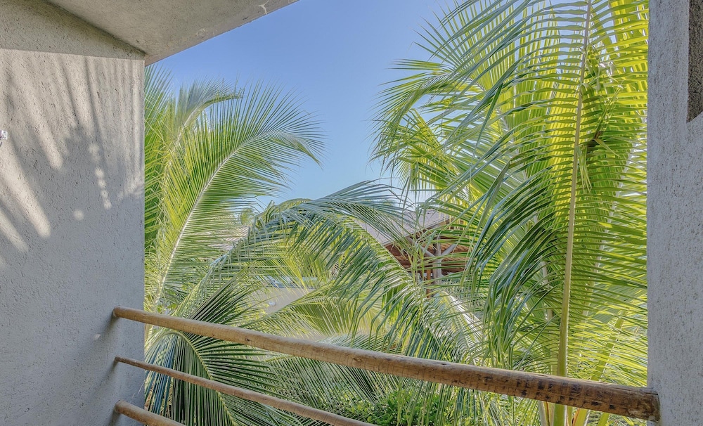 Houses in a Gated Community 100m From Marceneiro Beach - Hvas