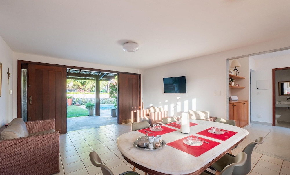 House w/ Pool 200 m From the Beach Pro0003