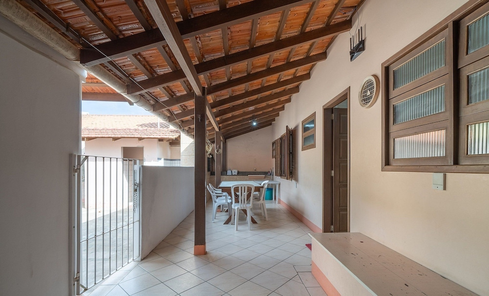 Casa a 4 min a pé da praia em Porto Belo BRR0097