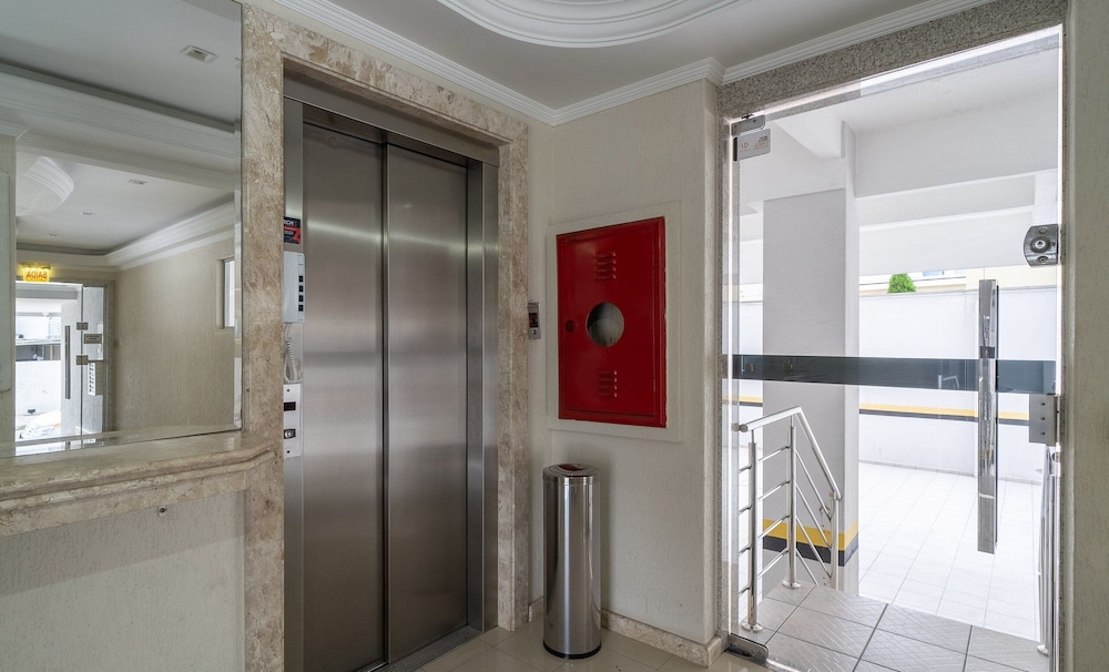 Apt With sea View and Barbecue in Itapema Gbl601