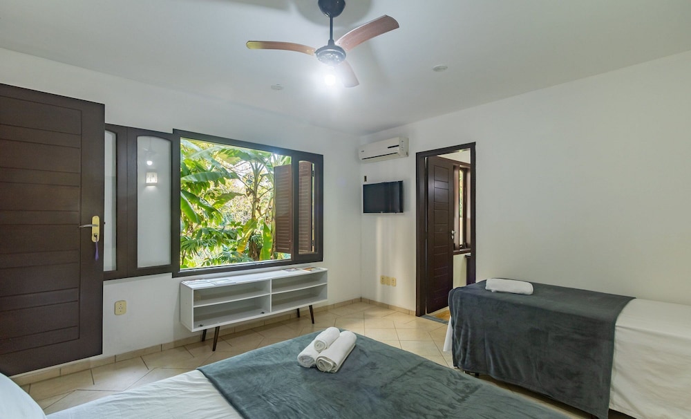 House w/ 3 Suites 400m From Mucuge Beach Mcg0006