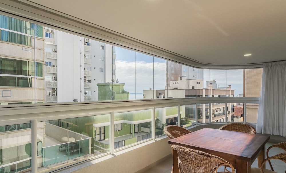 3 Bedroom Apartment 130m From the Beach Mmp0137