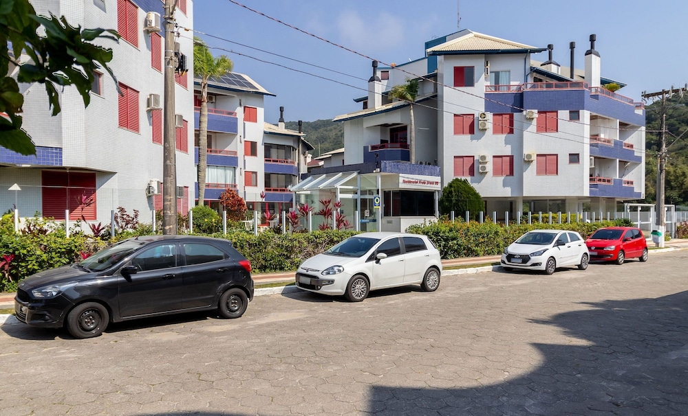 Comfortable Apart 150m From Praia Brava Rra0205