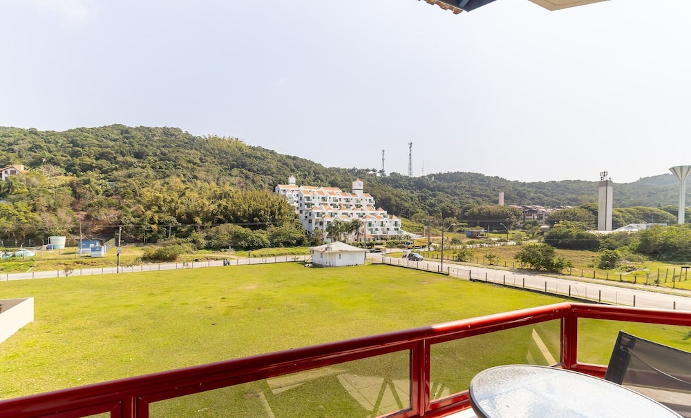 Comfortable Apart 150m From Praia Brava Rra0205