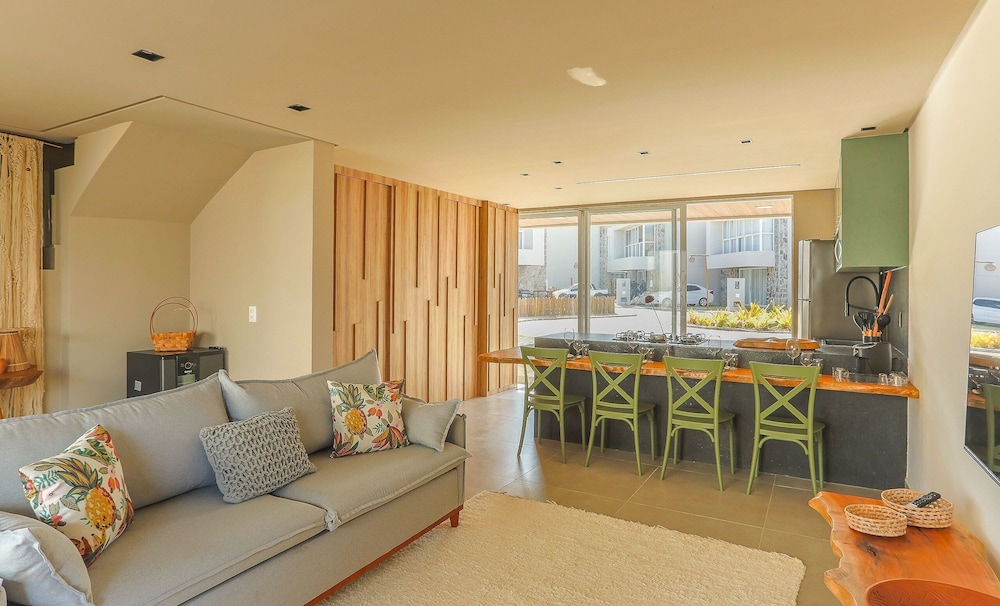 House With Pool at Praia do Marceneiro Nluh0008