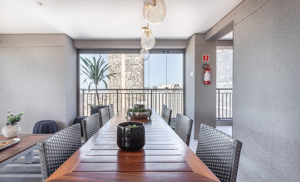 THK - Building With Pool in the Republica Neighborhood in SP