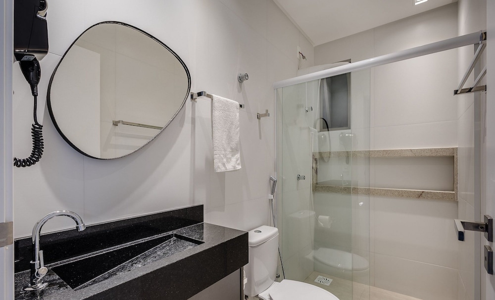 Your Exclusive Stay With Pool and Jacuzzi Just 500 Meters From the Beach - ELF