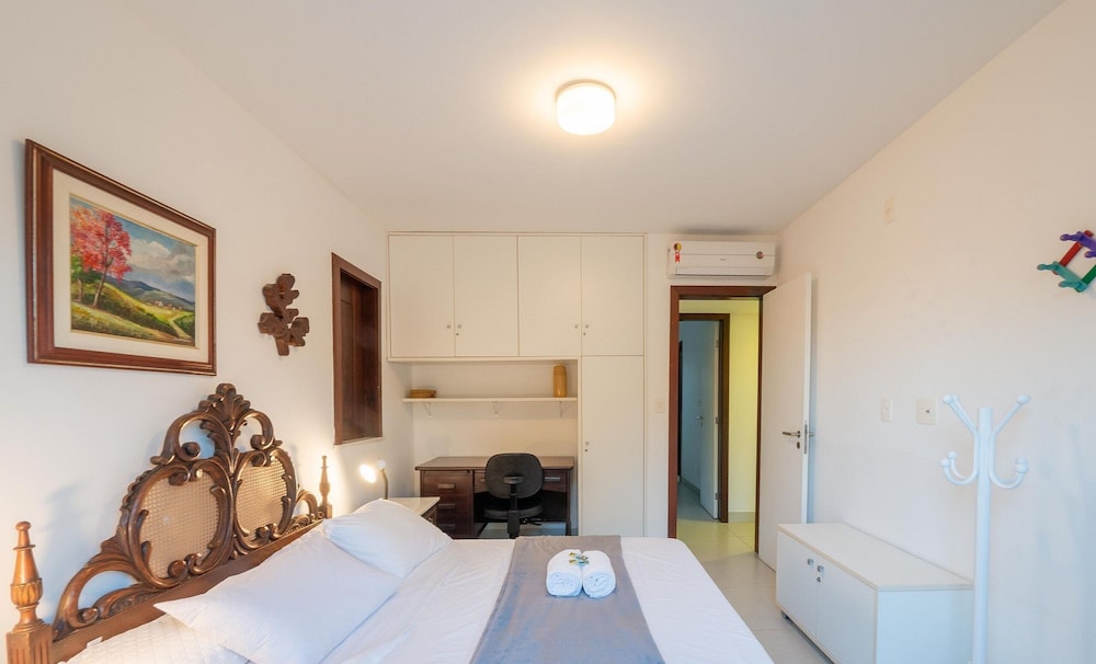 House w/ Pool 200 m From the Beach Pro0003