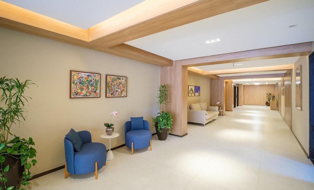 SMT - Building 750m From the Beach in Salvador
