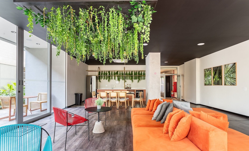 Studio 300m From the Indianopolis Metro Ois1003