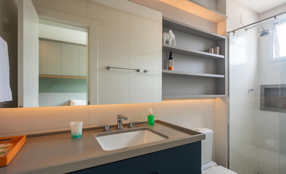 Apt w/ BBQ & Balcony, 230m From the Beach Epd0202