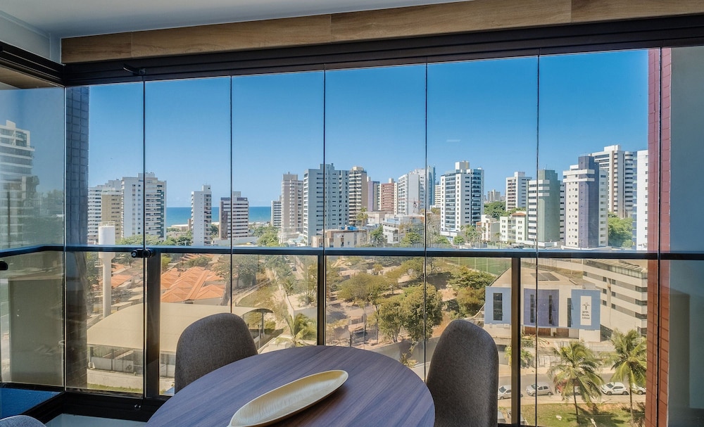 SMT - Building 750m From the Beach in Salvador