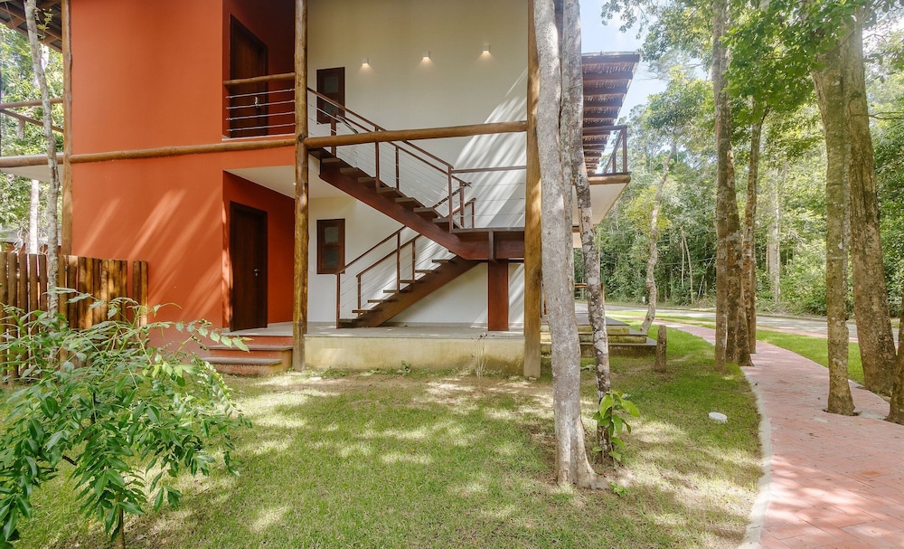 Houses in the Ecovillage D'ajuda Condominium - EVL