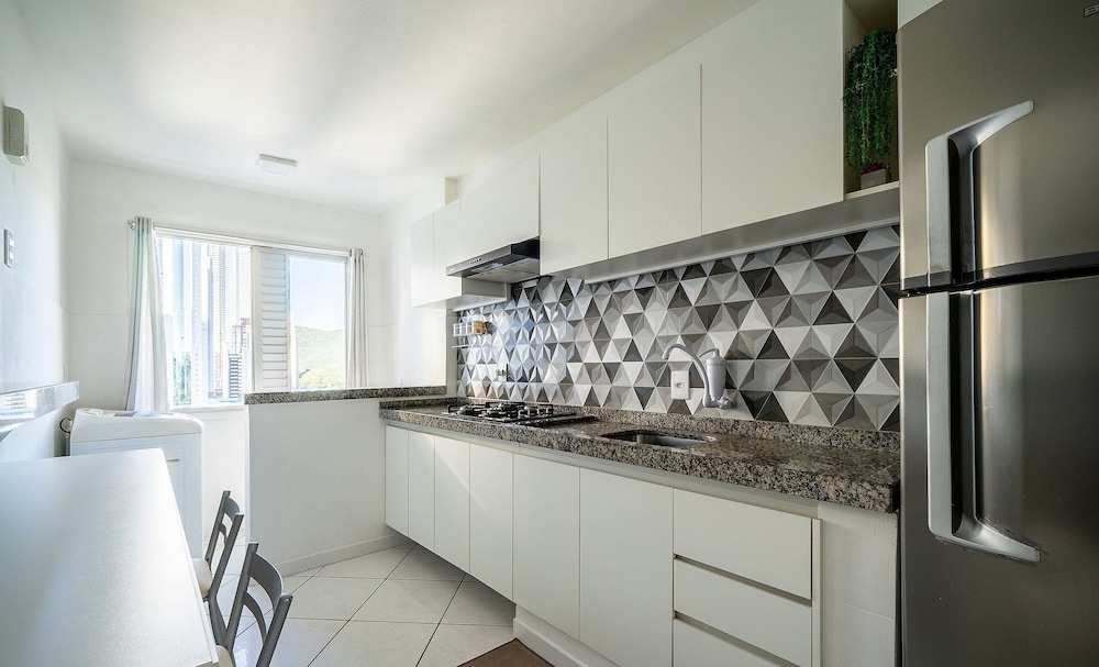 2BR apt 150m Beach Balneario Camboriu Esd143