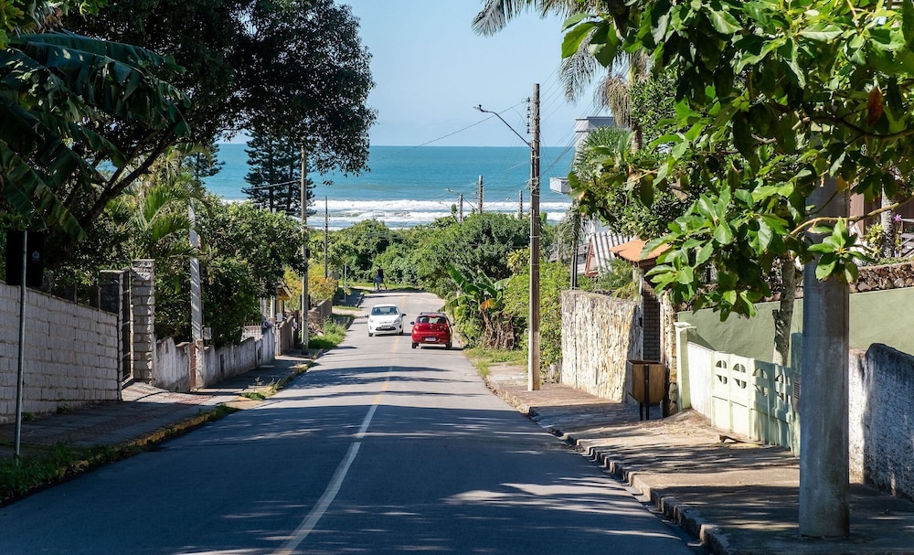 2 Bedroom Apart w/ Air 270m From the Beach Gps0102