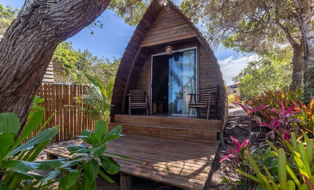 Beachfront Cabins in Bahia – OTX