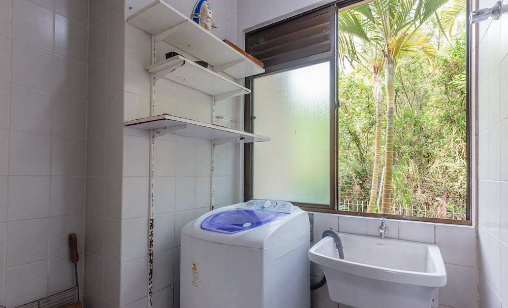 Apt 300m From the Charming Praia Brava Ccu203