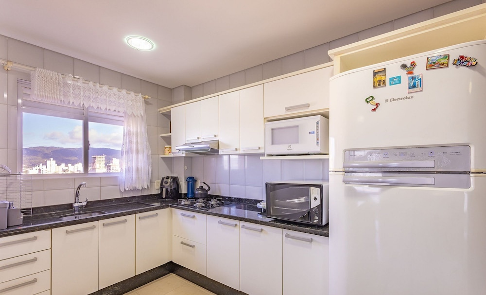 Charming Sea View Apt in Porto Belo Rcs701