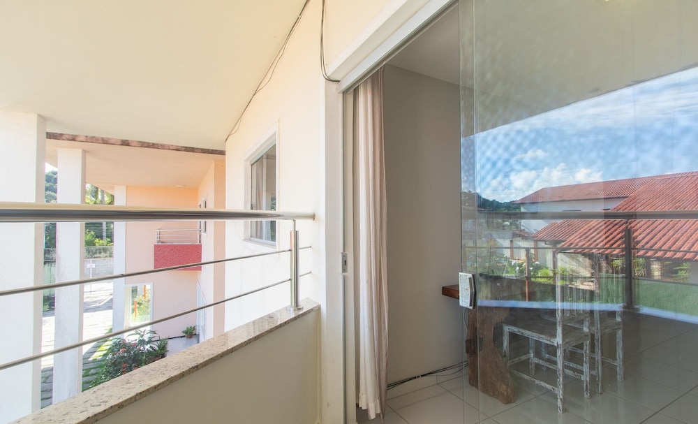 Apt in Condo w/ Pool 850m From the Beach - Srr0007