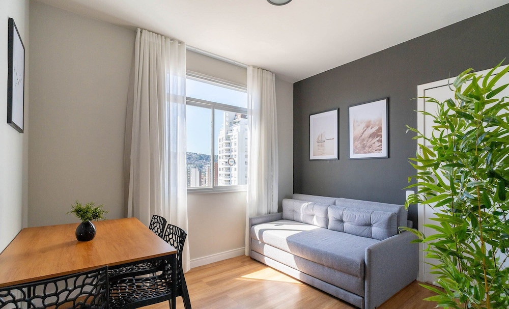 Beautiful Apt in Downtown Florianopolis Rbh806