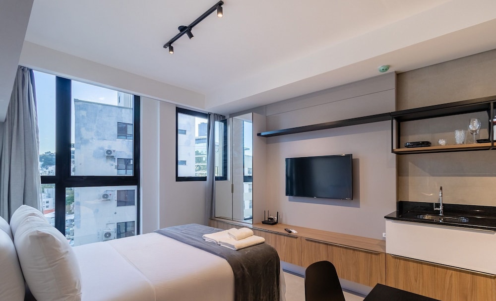 Modern and Fully Equipped Apartments Just Minutes From Lagoa da Conceicao and the Beach - VTD