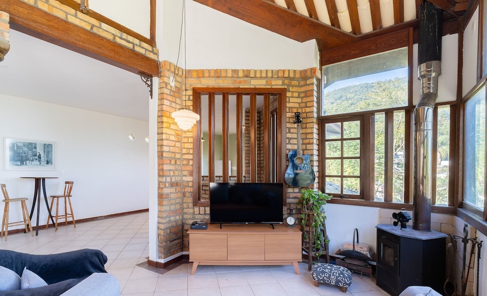 House With BBQ 550m From the Beach Gss0488