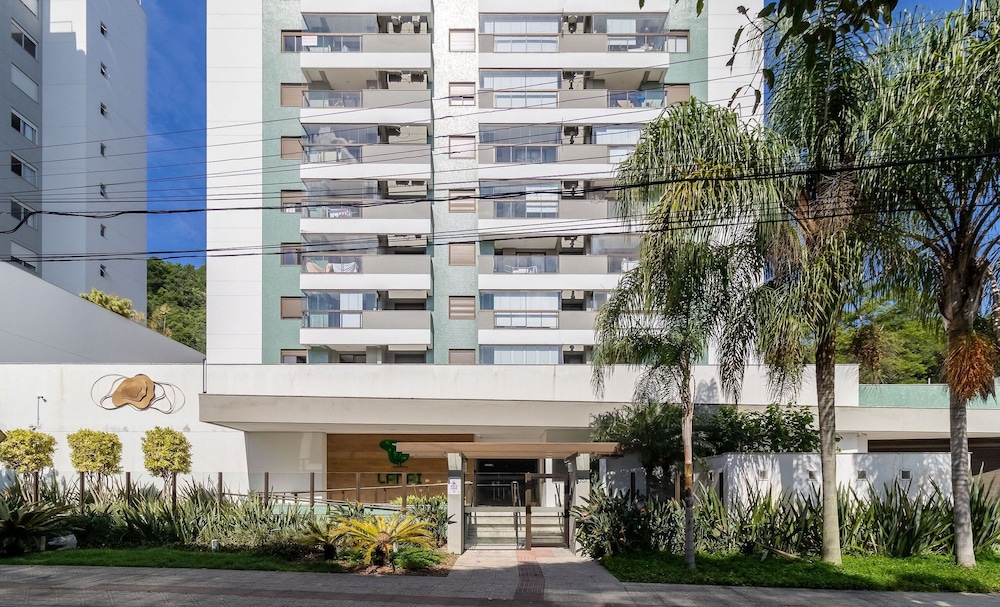 Full Apartment With Amazing View! Lrc0703