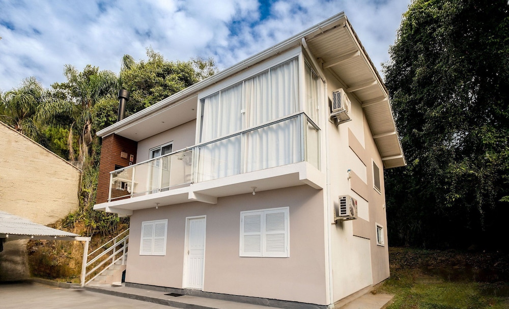 Aptos a 2min da Praia de Canasvieiras Floripa-sc RTB