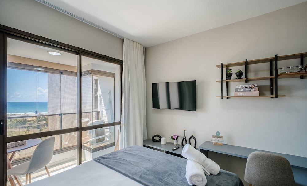 SMT - Building 750m From the Beach in Salvador