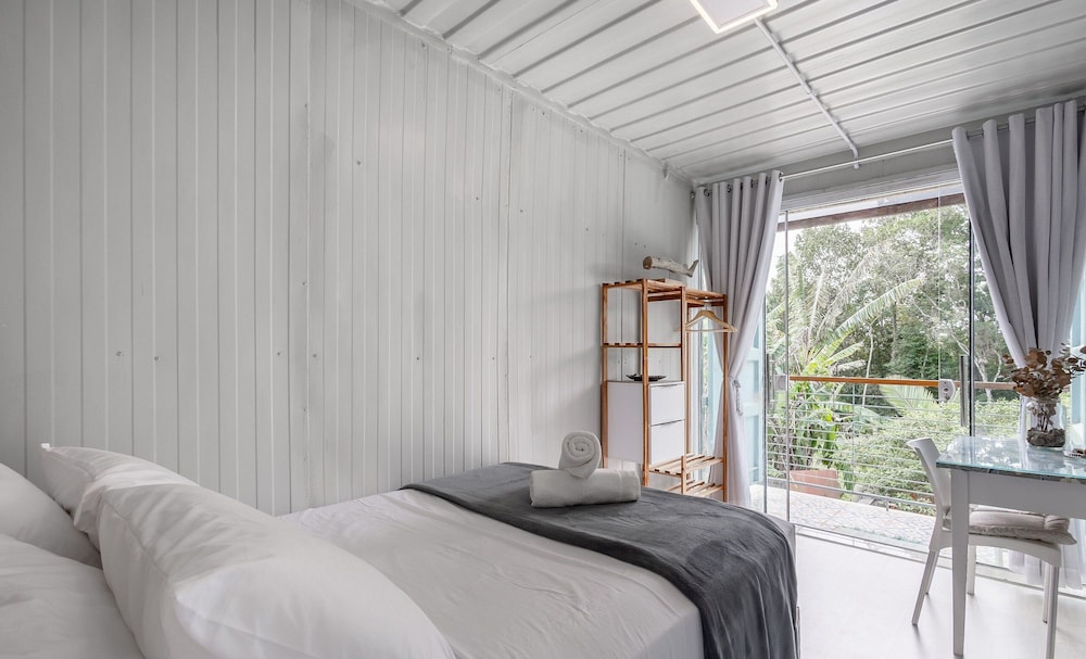 House Near the Beach and Beto Carrero Efp0356