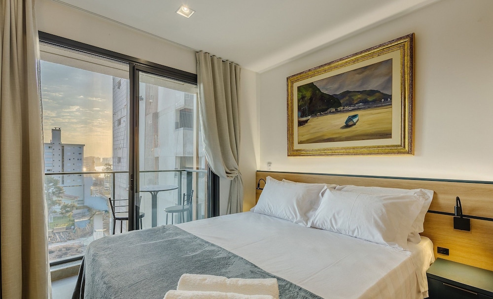 Studios With Side Sea View at Penha Spot PSO - L